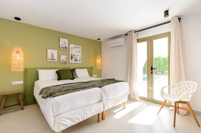 Luxury Villa Photo #33