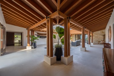Luxury Villa Photo #27