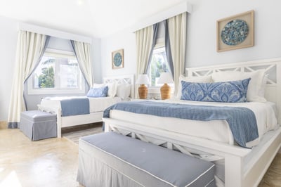 Luxury Villa Photo #38