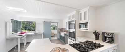 Luxury Villa Photo #17