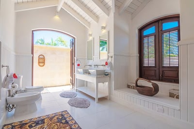 Luxury Villa Photo #24