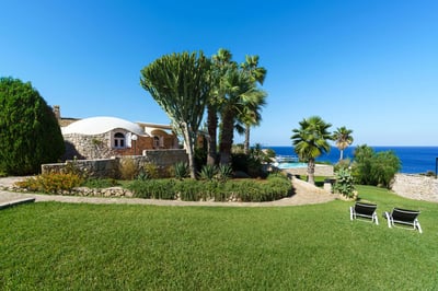 Luxury Villa Photo #9