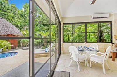 Luxury Villa Photo #11