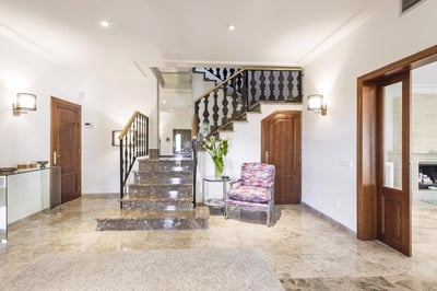 Luxury Villa Photo #17