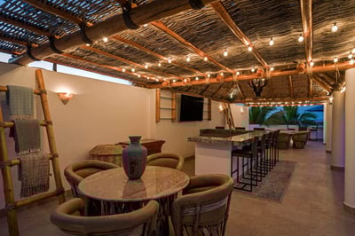 Luxury Villa Photo #16