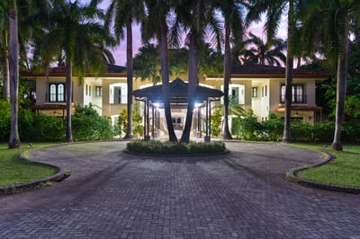 Luxury Villa Photo #53
