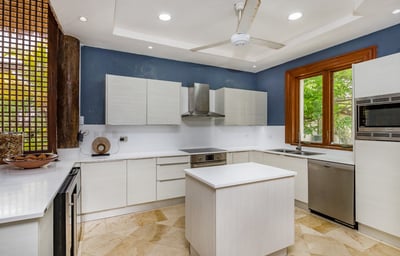 Luxury Villa Photo #35