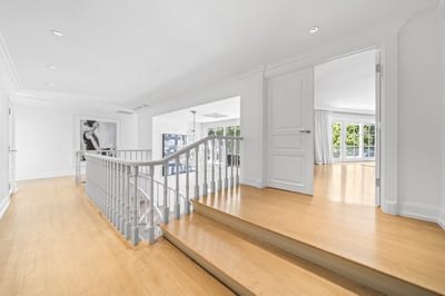 Luxury Villa Photo #21