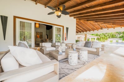 Luxury Villa Photo #17