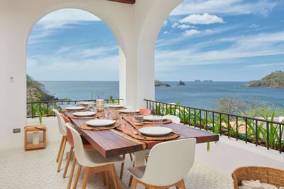 Luxury Villa Photo #6