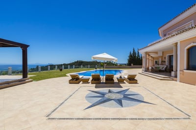 Luxury Villa Photo #3