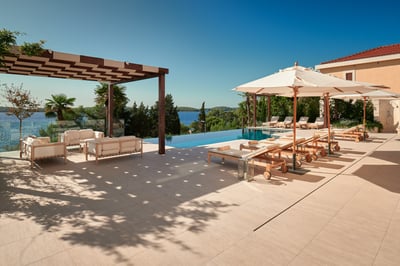 Luxury Villa Photo #26