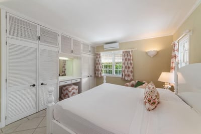 Luxury Villa Photo #27