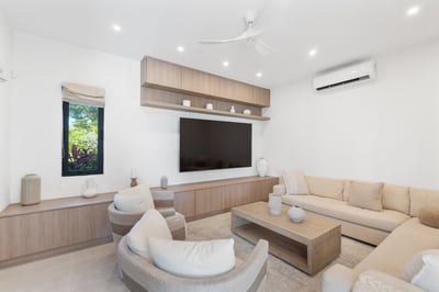 Luxury Villa Photo #15