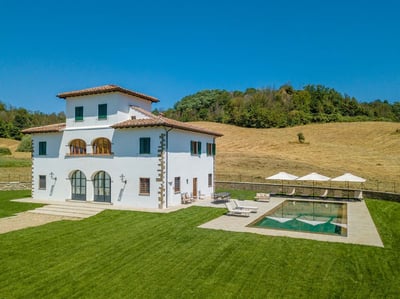 Luxury Villa Photo #4