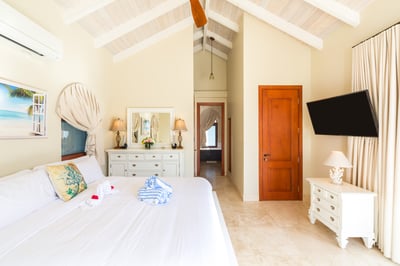 Luxury Villa Photo #48