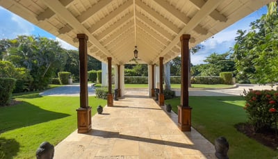 Luxury Villa Photo #5