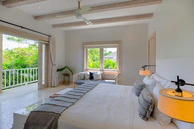 Luxury Villa Photo #23