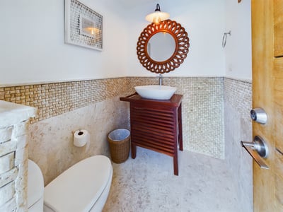 Luxury Villa Photo #25