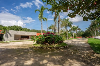 Luxury Villa Photo #12