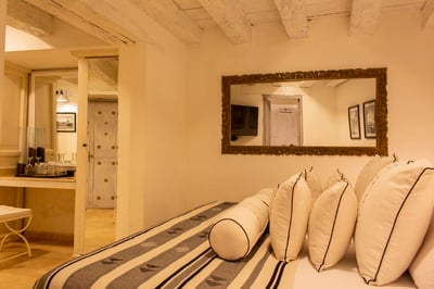 Luxury Villa Photo #15