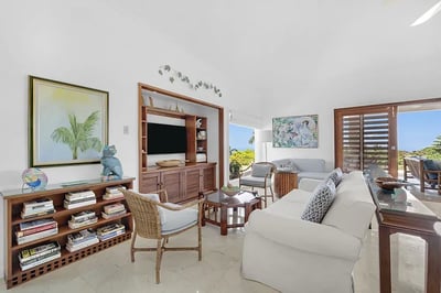 Luxury Villa Photo #5