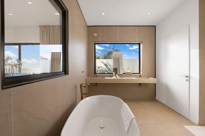 Luxury Villa Photo #33