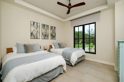 Suite 4 (Main House): 2 Queen Beds