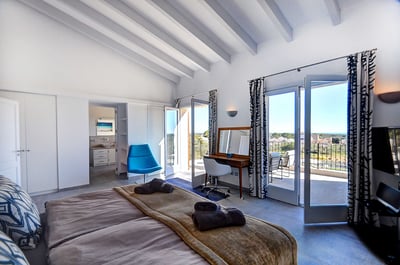 Luxury Villa Photo #27
