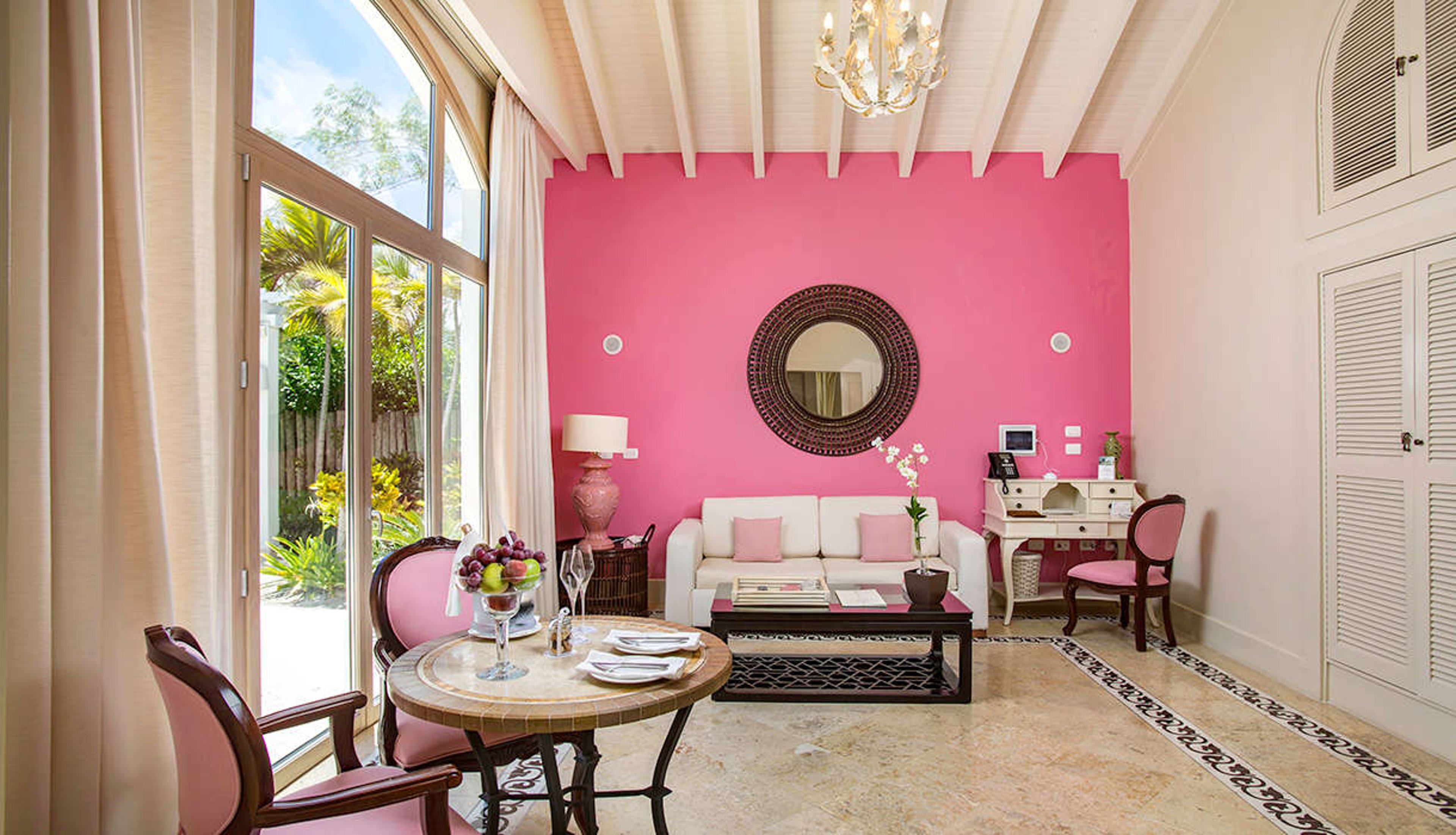 Luxury Pool Family Suite - 3