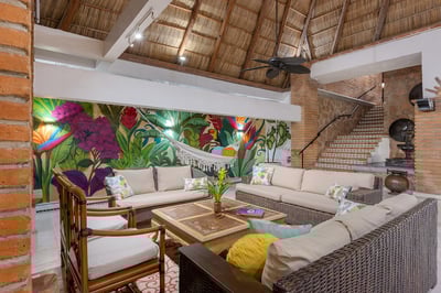 Luxury Villa Photo #17