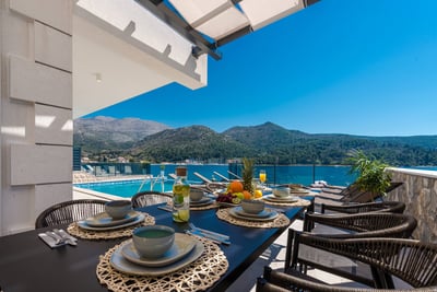 Luxury Villa Photo #28