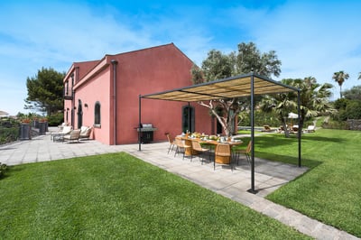 Luxury Villa Photo #13
