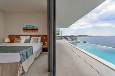 Luxury Villa Photo #26
