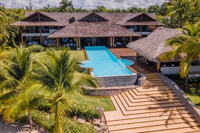 Luxury Villa Photo #3