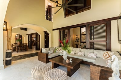 Luxury Villa Photo #20