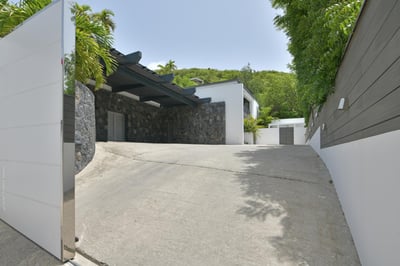 Luxury Villa Photo #22