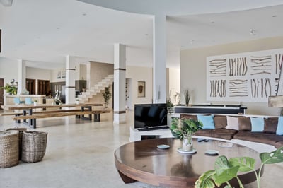 Luxury Villa Photo #30