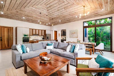 Luxury Villa Photo #18