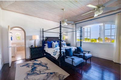 Luxury Villa Photo #15
