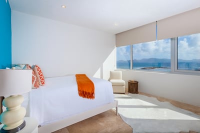 Luxury Villa Photo #31