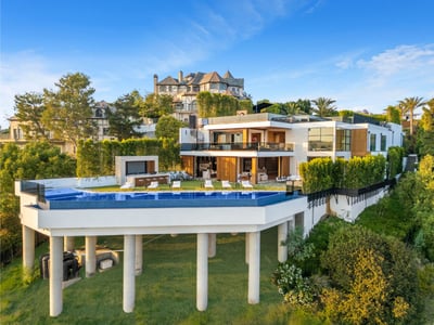 Luxury Villa Photo #2