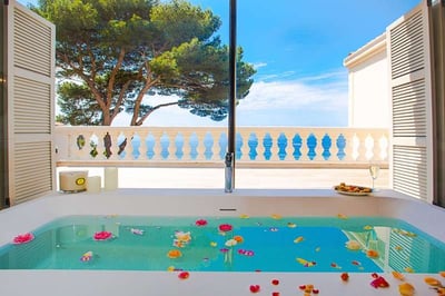 Luxury Villa Photo #37