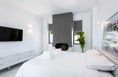 Luxury Villa Photo #21