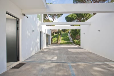 Luxury Villa Photo #8