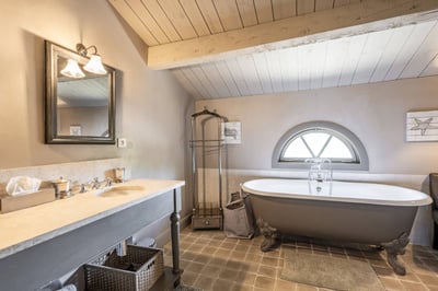Luxury Villa Photo #32