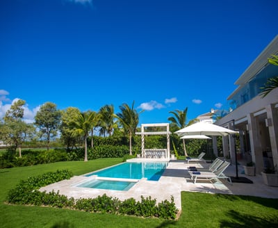 Luxury Villa Photo #15