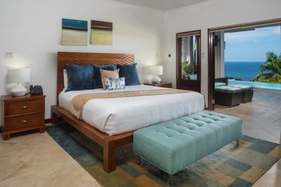 Luxury Villa Photo #12