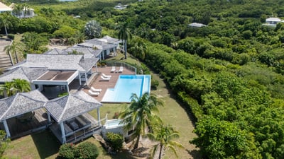 Luxury Villa Photo #31