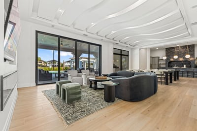 Luxury Villa Photo #20